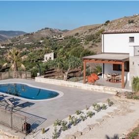 3 bedroom villa with pool near Castellamarre del Golfo, sleeps 5